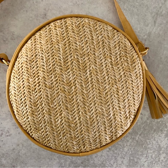 Pineapple Painted Round Straw Crossbody Bag, NWT - Picture 5 of 9